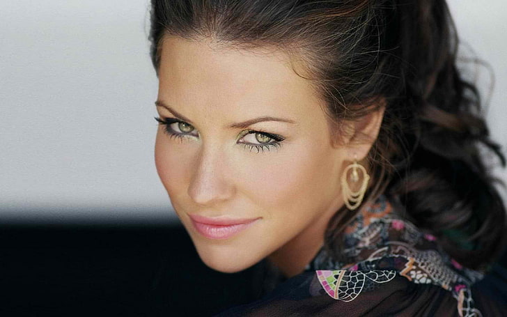 woman's face, Evangeline Lilly, jewelry, brunette, green eyes, smiling, looking at viewer, actress, HD wallpaper