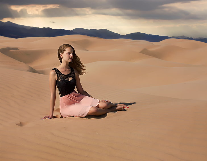women's black sleeveless top, women, sand, desert, model, women outdoors, looking away, dune, outdoors, HD wallpaper