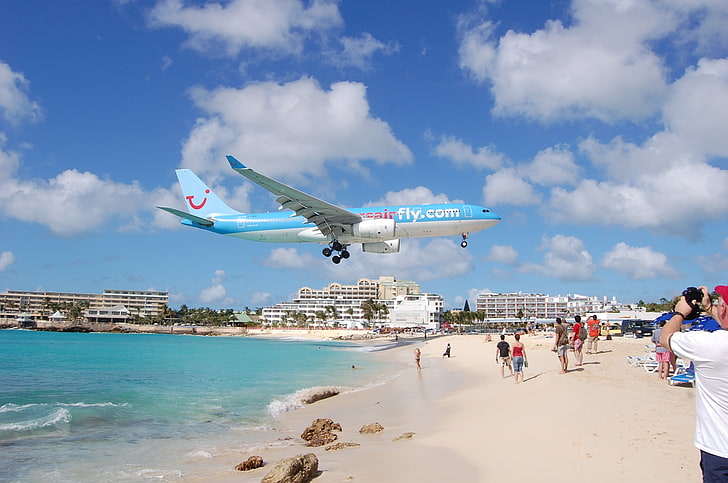 blue and white airplane, beach, photo, the plane, Maho Beach, St Maarten, HD wallpaper