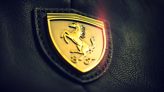 золотая лошадь с тиснением эмблема, Ferrari, символы, логотип, золото, HD обои HD wallpaper