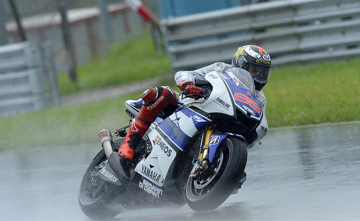 rain yamaha moto gp motorcyklar jorge lorenzo grand prix yamaha racing 4928x3032 motorcyklar Yamaha HD Art, Yamaha, rain, HD tapet