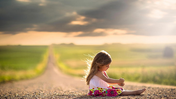 anak-anak, jalan, gadis kecil, jalan, cahaya alami, kedalaman bidang, Nebraska, Jake Olson, Wallpaper HD