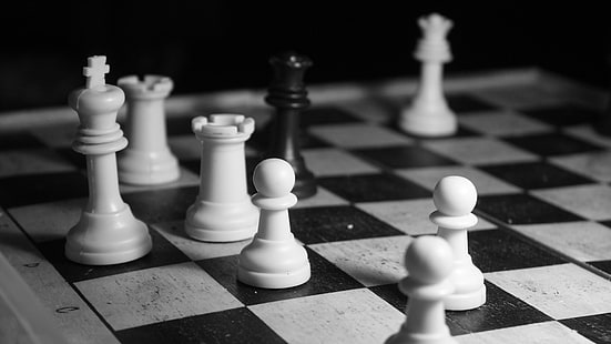 white and black chess board set, monochrome, chess, HD wallpaper HD wallpaper