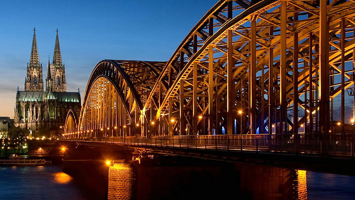 Katedral Cologne Jembatan Hohenzollern, katedral dan jembatan cologne, lampu, katedral cologne, jembatan, indah, arsitektur, jerman, jembatan hohenzollern, monumen, Wallpaper HD