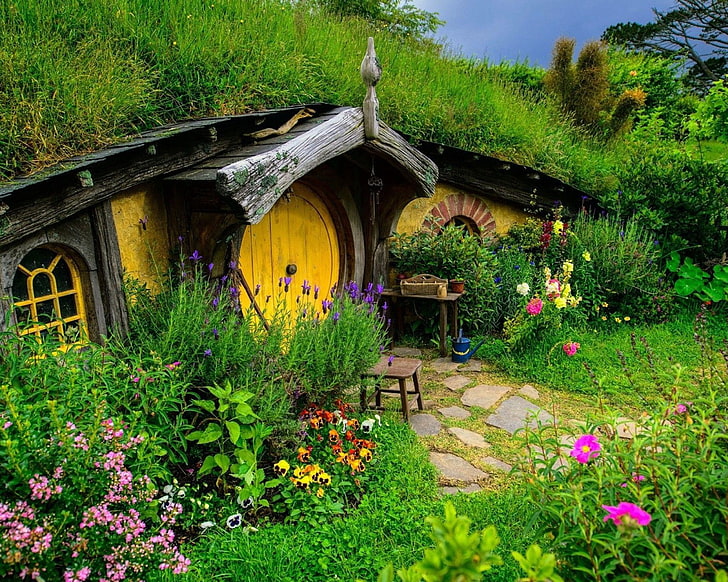 maison Hobbit marron et jaune, Hobbits, maison, chalet, jardin, Fond d'écran HD