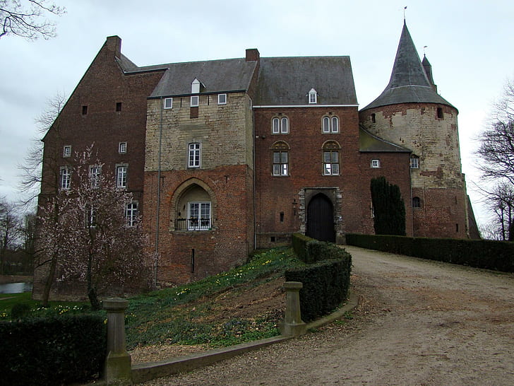 Dutch Castle Horn, castle, bridge, middle ages, medieval, netherlands, dutch, tower, holland, animals, HD wallpaper