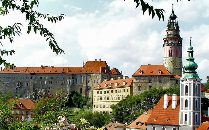 チェスキークルムロフ宮殿、チェコ共和国、建物、夏、 HDデスクトップの壁紙