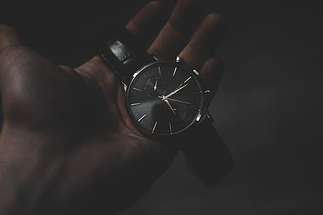 кръгъл сребърен аналогов часовник с черна кожена каишка, ръчен часовник, циферблат, ръчен, тъмен, HD тапет HD wallpaper