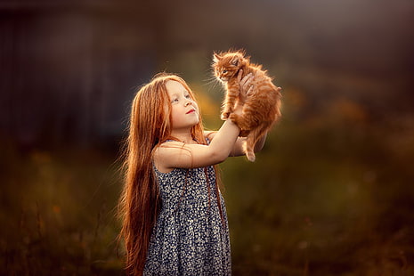 Fotografi, barn, baby djur, katt, flicka, kattunge, liten flicka, långt hår, rödhårig, HD tapet HD wallpaper