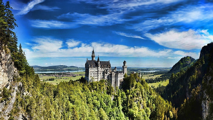 серый бетонный замок в окружении леса, замок Нойшванштайн, Фюссен, Германия, HD обои