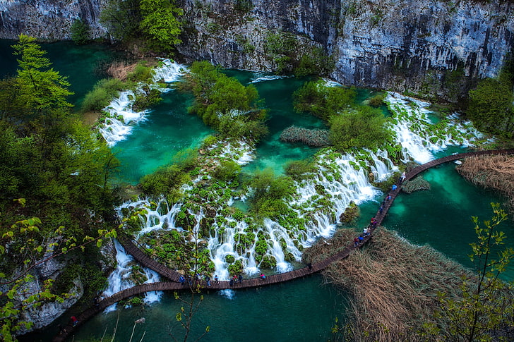 Хорватия, Национальный парк Плитвицкие озера, водопады, кустарники, люди, скалы, Природа, HD обои