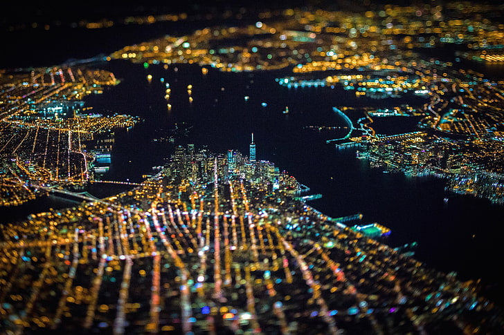 upplysta öar tilt shift foto, earial vy över upplyst byggnad, New York City, tilt shift, USA, natt, stad, flygfoto, stadsbild, ljus, bokeh, HD tapet