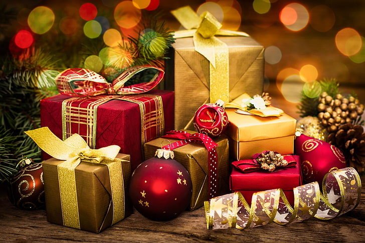 cajas de regalo y adornos, bolas, año nuevo, navidad, regalos, caja, feliz navidad, celebración, feriado, arco, decoración, Fondo de pantalla HD
