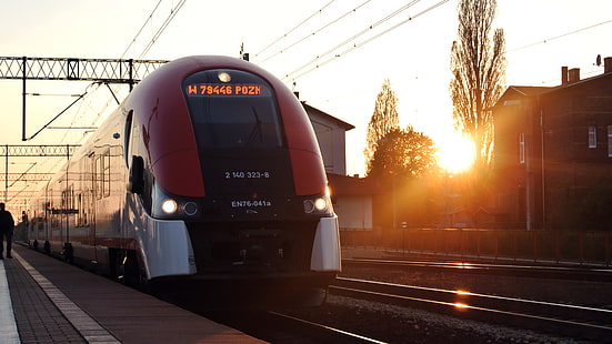 Полша, влак, жп гара, слънчеви лъчи, железопътна линия, Pesa Elf, HD тапет HD wallpaper