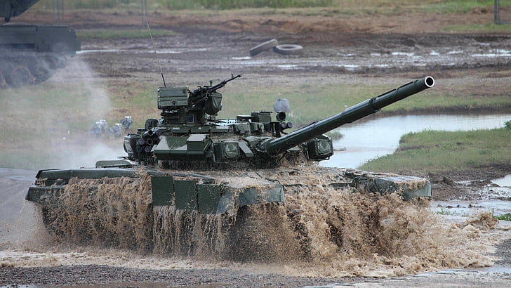 зеленый боевой танк на водоеме, Т-90АМ, Т-90МС, танк, МБТ, модификация, русская армия, сухопутные войска России, военная техника, грязь, HD обои