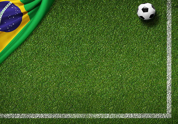 grönt gräs och fotboll, gräs, gräsmatta, grön, bollen, fotboll, flagga, fotbollsplan, VM, Brasilien, FIFA, 2014, Brasiliens flagga, HD tapet