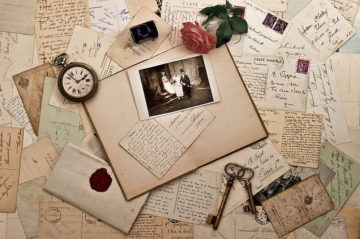 silberfarbene Taschenuhr, Uhr, Rose, alt, Fotos, Schlüssel, Jahrgang, Umschlag, Briefe, Karten, HD-Hintergrundbild