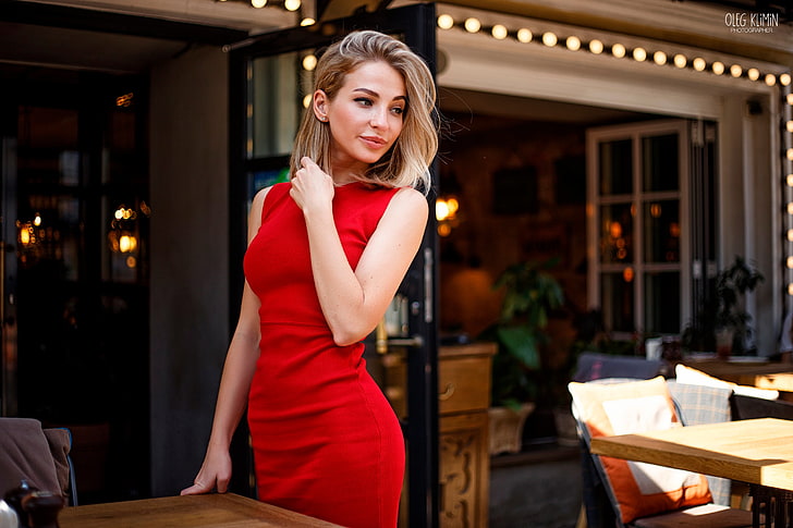 женщины, блондинка, красное платье, портрет, Олег Климин, держится за волосы, обтягивающее платье, платье, HD обои