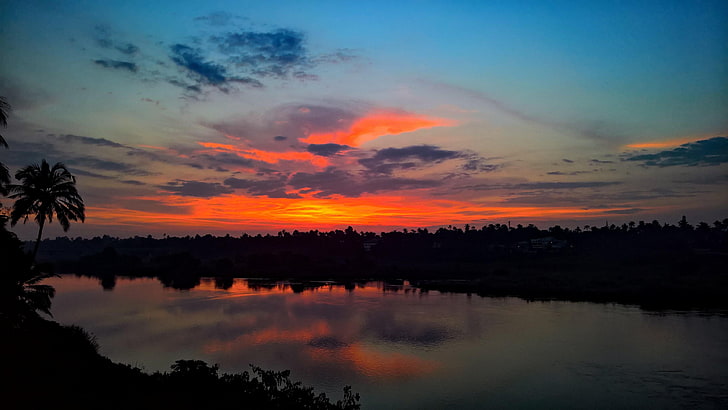 matahari terbenam, tepi sungai, refleksi, langit merah, pohon palem, kerala, india, siluet, Wallpaper HD