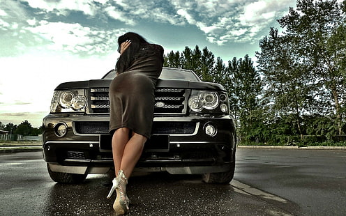 wanita dengan mobil, wanita, pandangan belakang, rok panjang, kaki, membungkuk, Wallpaper HD HD wallpaper