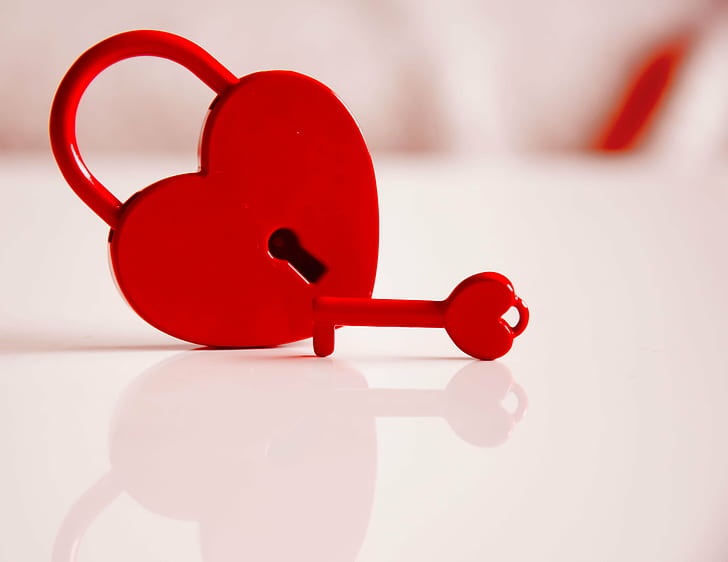 hear shape red padlock with key shallow capture, key, heart, shape, red, padlock, shallow, capture, hearts, love, lovelock, macro, mondays, reflection, heart Shape, valentine's Day - Holiday, symbol, romance, HD wallpaper