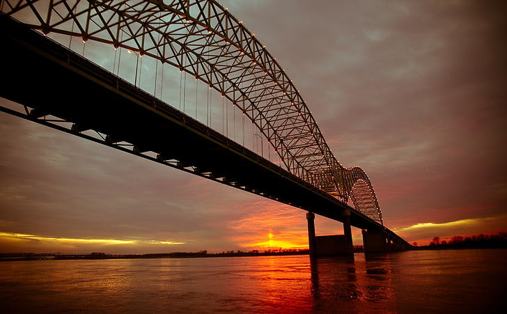 Up and Over The Mighty Mississippi, силуэт висячего моста, Соединенные Штаты, Теннесси, Закат, Река, Мост, Соединенные Штаты Америки, Мемфис, Арканзас, Мост Эрнандо де Сото, Река Миссисипи, Новый мост, Сквозной арочный мост, HD обои
