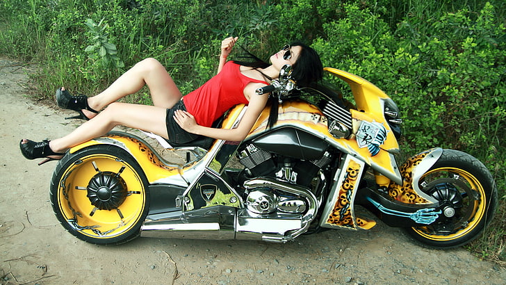 yellow cruiser motorcycle, GIRL, SKULL, YELLOW, BRUNETTE, FORM, AIRBRUSHING, TUNING, ASIAN, CHOPPER, BIKE, HD wallpaper