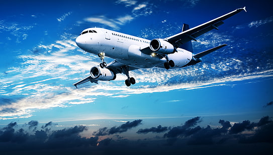 เครื่องบินสีขาวและสีน้ำเงิน, เมฆ, เที่ยวบิน, พระอาทิตย์ตก, เครื่องบิน, ในท้องฟ้า, ผู้โดยสาร, สายการบิน, วอลล์เปเปอร์ HD HD wallpaper