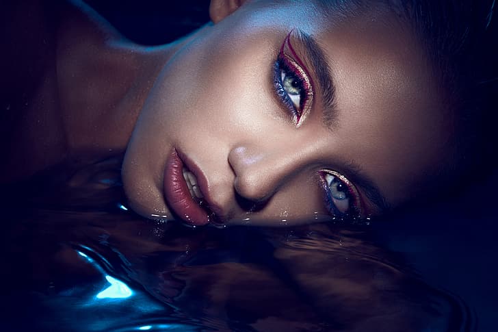 Evgenii Kirillov, wanita, berambut cokelat, dandan, eyeshadow, eyeliner, lipstik, air, basah, glamor, potret, gelap, Wallpaper HD, Wallpaper HD