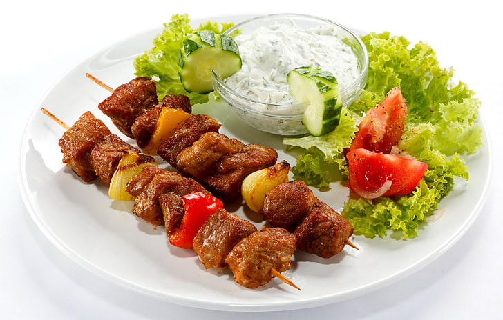 barbecue on stick with vegetables, kebabs, vegetables, sauce, fresh herbs, HD wallpaper