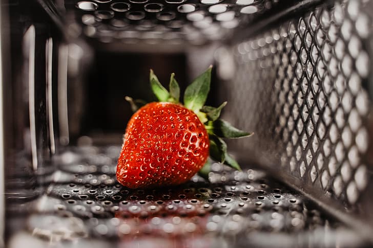berry, metal, red, close-up, food, macro, fruit, blur, bokeh, strawberry, mesh, 5k hd background, HD wallpaper