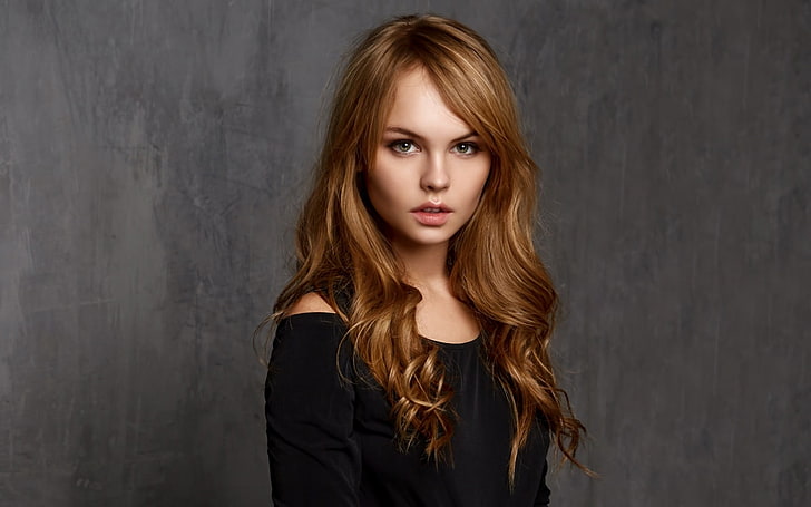 Anastasia Scheglova, wanita, potret, rambut bergelombang, latar belakang sederhana, Wallpaper HD