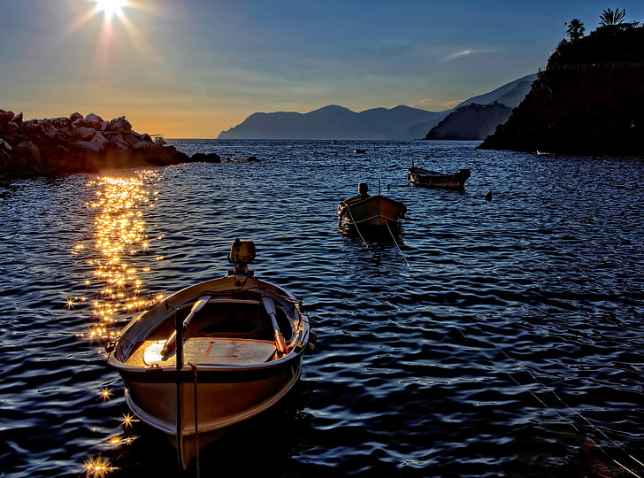 brun träbåt, båt, hav, solnedgång, vatten, glans, HD tapet