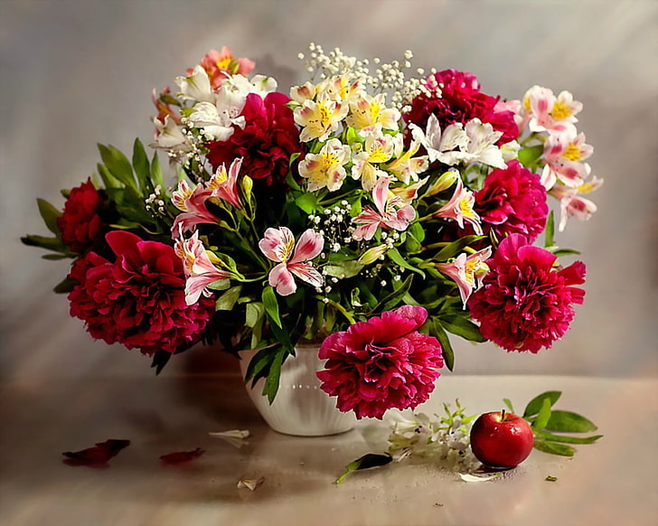 red, pink, and white flower bouquet, peonies, flowers, gypsophila, vase, apple, still life, HD wallpaper