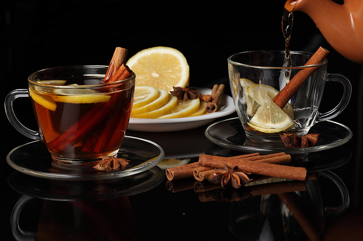 прозрачна стъклена чаена чаша и чинийки, чай, напитка, сервиз, канела, лимон, HD тапет
