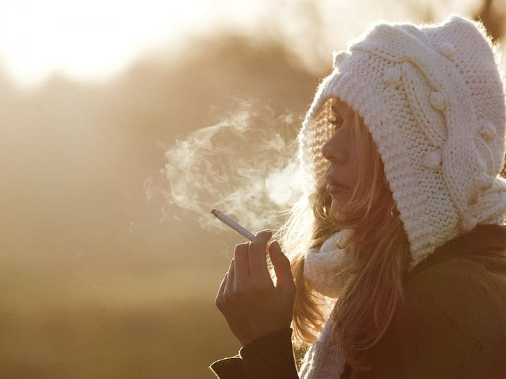 women, smoking, cigarettes, looking away, redhead, knit hat, backlighting, HD wallpaper