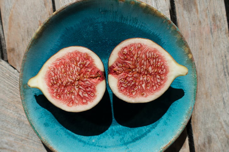 fig, food, fresh, fruit, plate, ripe, seeds, slice, wood, HD wallpaper
