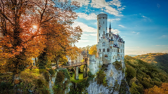 Alemania, el castillo de Lichtenstein, el castillo blanco, Alemania, Baden-Wuerttemberg, Schloss Lichtenstein, un castillo de cuento de hadas, otoño, octubre, Fondo de pantalla HD HD wallpaper