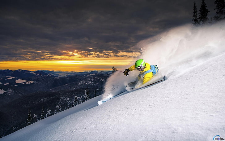 Skier on downhill-Sports Poster Wallpaper, HD wallpaper