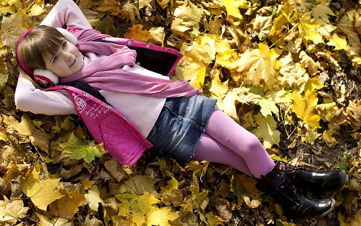 pink and white earmuffs, girl, leaves, autumn, bright, lie, HD wallpaper
