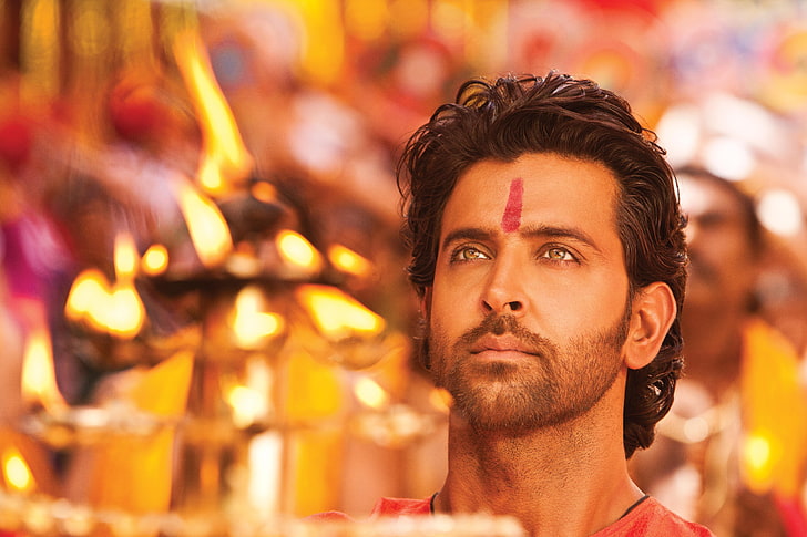 Hrithik Roshan in Agnipath, men's red crew-neck shirt, Bollywood Celebrities, Male Celebrities, hrithik roshan, HD wallpaper