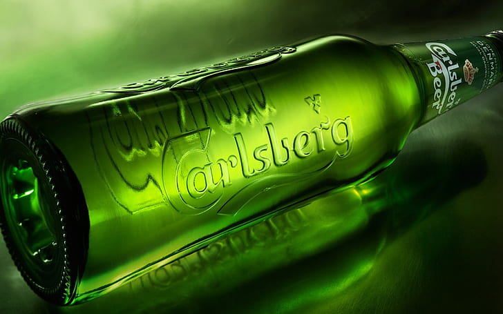 Botella de Carlsberg, cerveza, buena, calidad, verde, burbujas, Fondo de pantalla HD