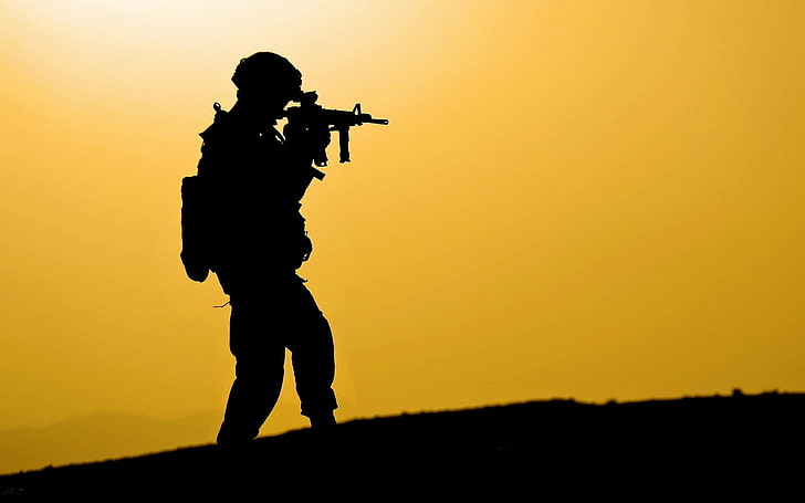عسكري ، جندي ، بندقية هجومية ، مسدس ، شروق الشمس ، غروب الشمس ، سلاح، خلفية HD