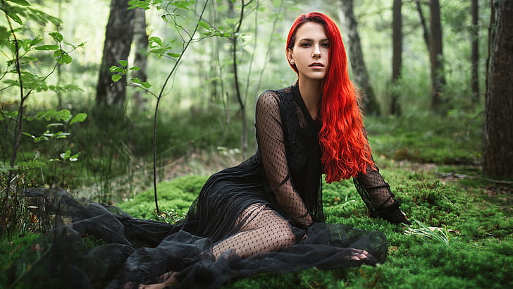 Igor Kondukov, kvinnor, rödhårig, färgat hår, långt hår, vågigt hår, tittar på betraktaren, öppen mun, smycken, örhänge, klänning, genomskinlig klädsel, svart klänning, svart kläder, natur, gräs, skog, HD tapet