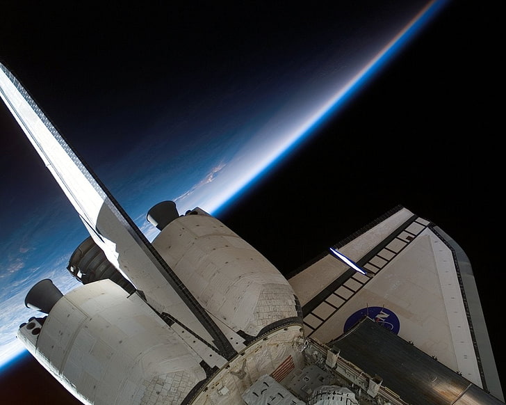 белый космический челнок НАСА, рукотворный, НАСА, Земля, из космоса, космос, космический челнок, HD обои