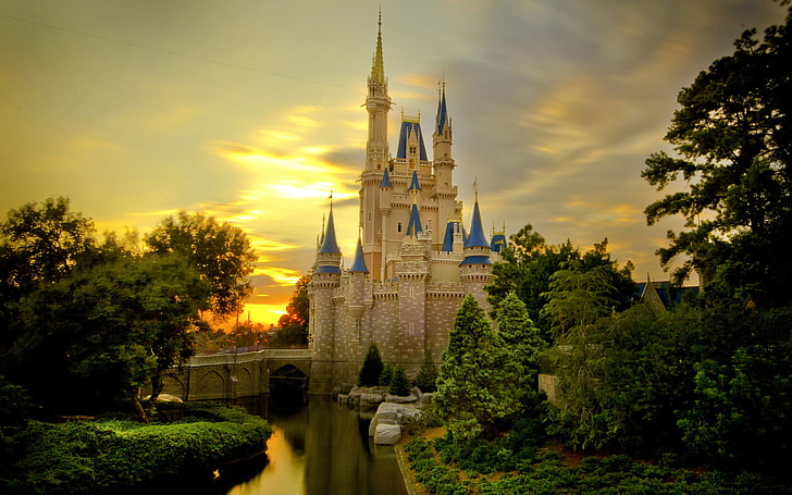 Disney Land, el cielo, los árboles, el estanque, el castillo, el castillo de Cenicienta, Fondo de pantalla HD