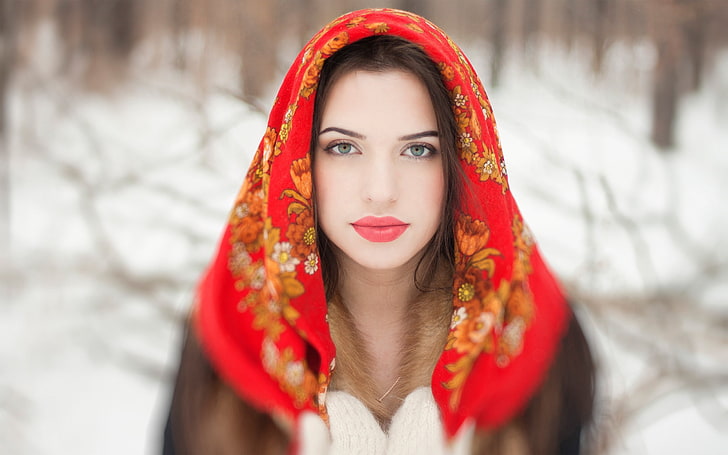 красно-желтая цветочная вуаль хиджаба, брюнетка, девушка, взгляд, шарф, варежки, HD обои