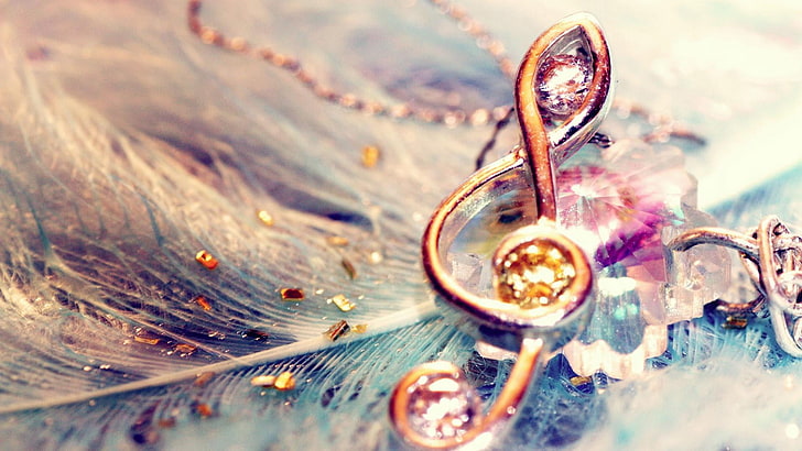 ヴァイオリンキー ト音記号 宝石 羽 キラキラ 輝き きらびやかな ネックレス メダル Hdデスクトップの壁紙 Wallpaperbetter