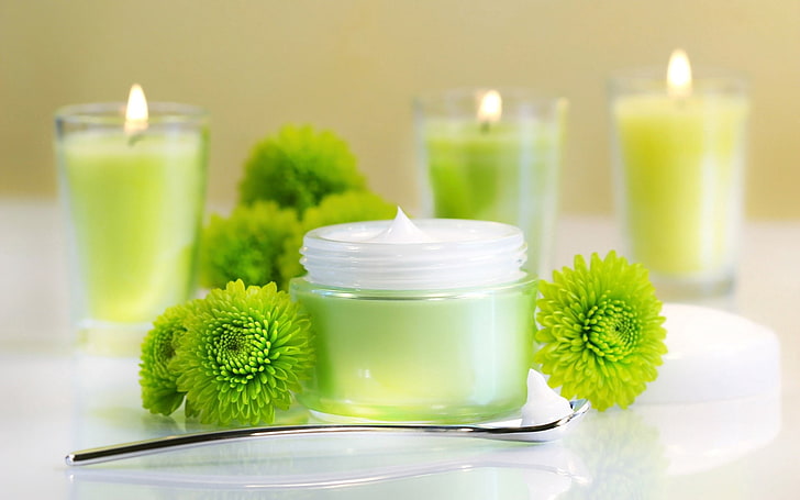 green petaled flowers, cream, candles, flowers, green, therapy, HD wallpaper