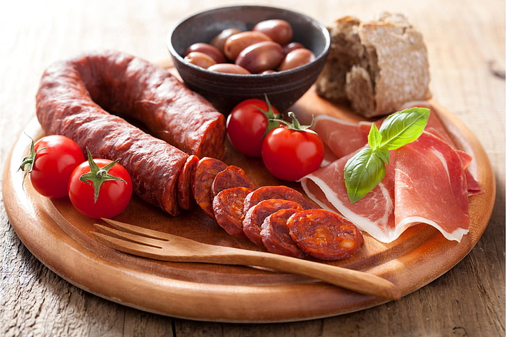 sausage and tomatoes, photo, Tomatoes, Food, products, Sausage, Meat, Ham, HD wallpaper